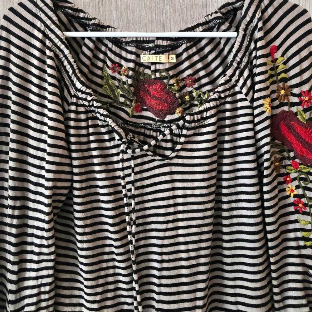 Caite Striped Top Black & Gray w Red Floral Embroidery Casual Boho Relax Fit / M - Picture 5 of 11